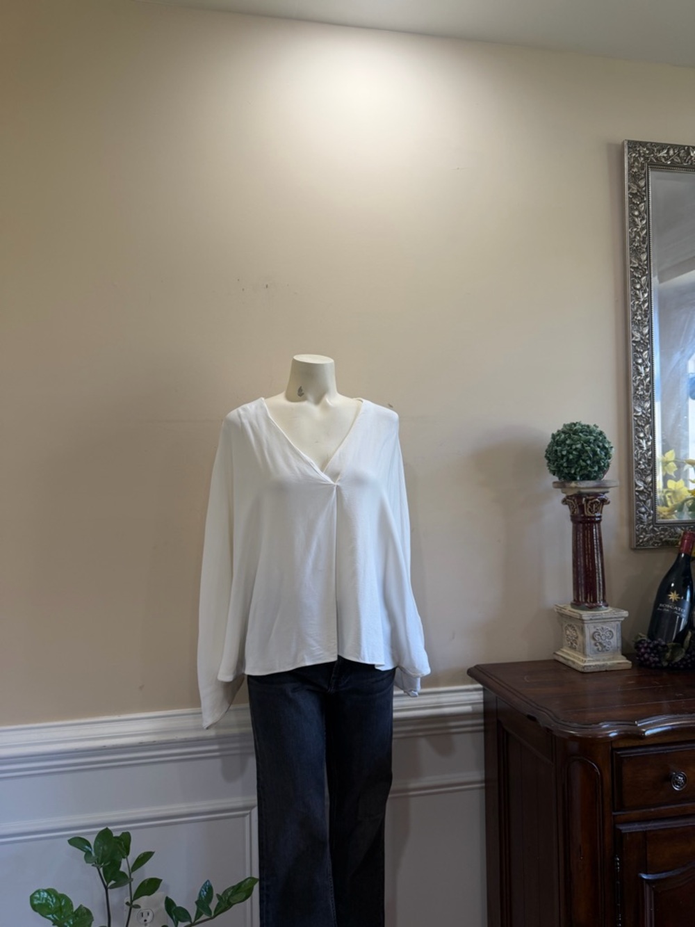 Nocturne V-Neck Long Sleeve Top